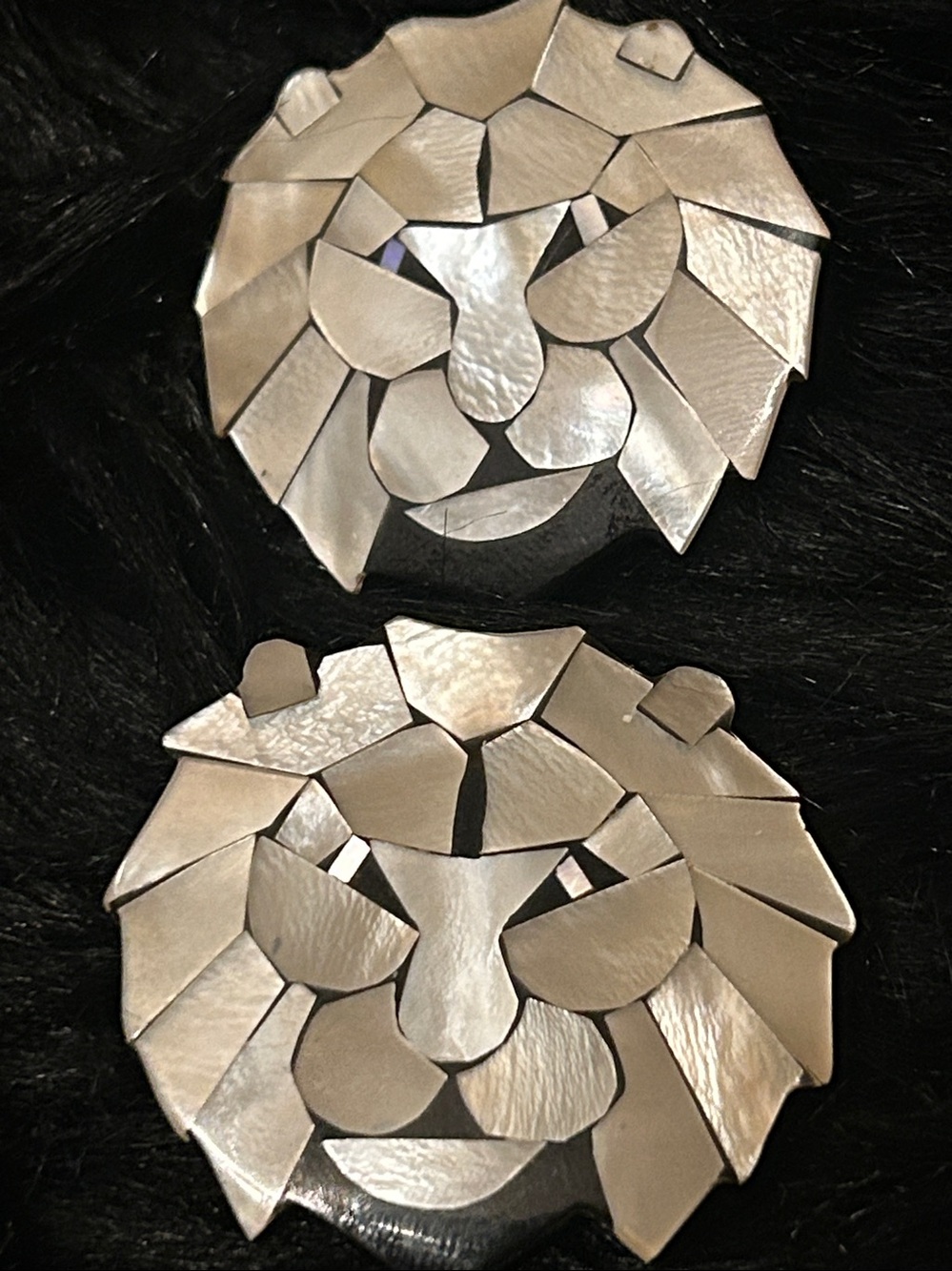 VTG 1980s Lee Sands Lion Face Mosaic Mother Of Pearl Earrings Estate Piece